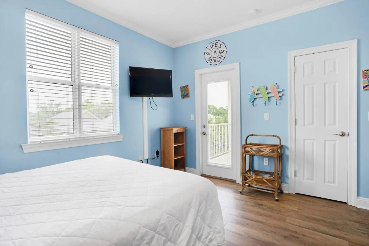 Skips Corner Pet Friendly Beach Trolley Destin Holiday home